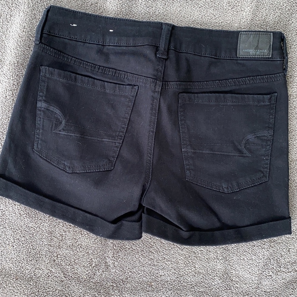 Size 8 AEO Cuffed Black Jean Shorts like new